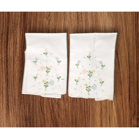 Vintage Keepsakes Bath Fashion embroidered hand towels set of 2 12 x 1 inch - Picture 1 of 6